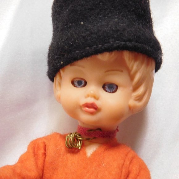 DUTCH DOLL WITH WOOD SHOES VINTAGE - Picture 2 of 7